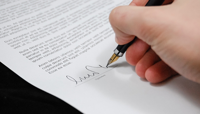 [MARCHES PUBLICS] La signature d'un marché emporte application des clauses du CCAP sur les conditions générales de l'entreprise